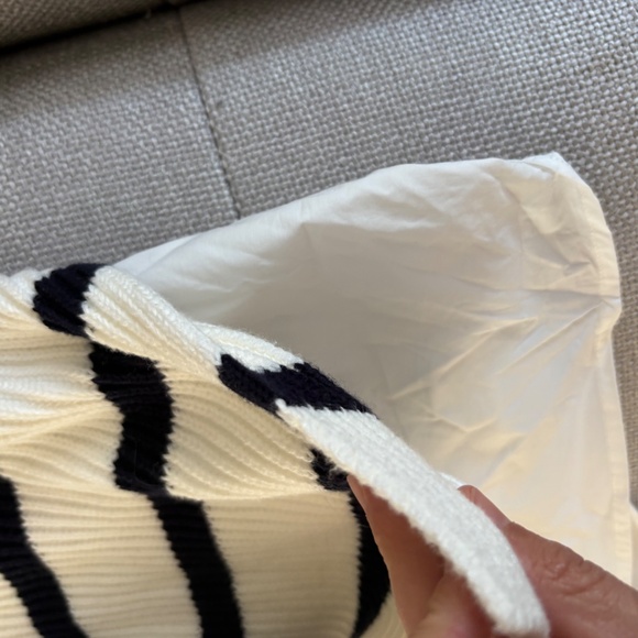 OUI sweater. ( like new!!!). 45$ Size US8 - Picture 5 of 12